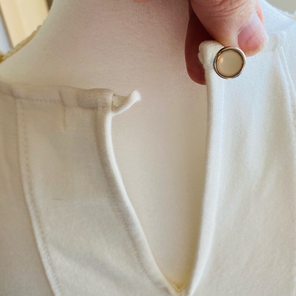 Adorable soft but structured ivory dress by Monteau Los Angeles - Picture 5 of 7